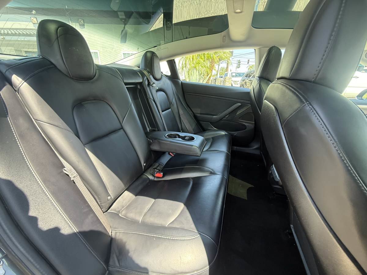 Used 2018 Tesla Model 3 Long Range image 37