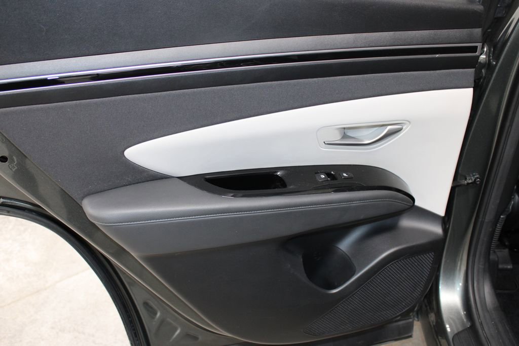 Used 2022 Hyundai Tucson Limited w/ Cargo Package image 18
