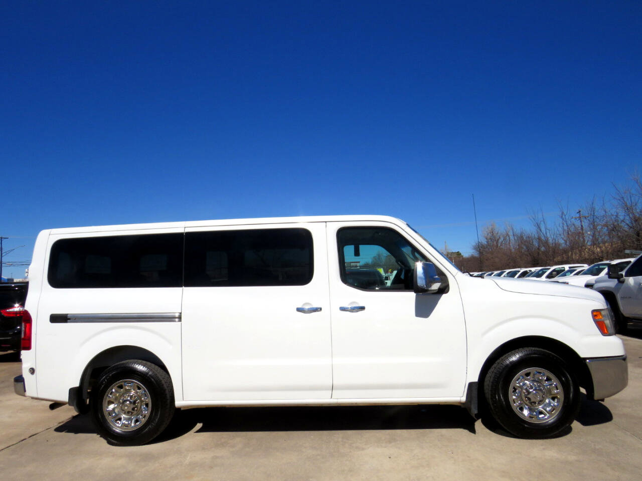 Used 2013 Nissan NV 3500 SV image 3