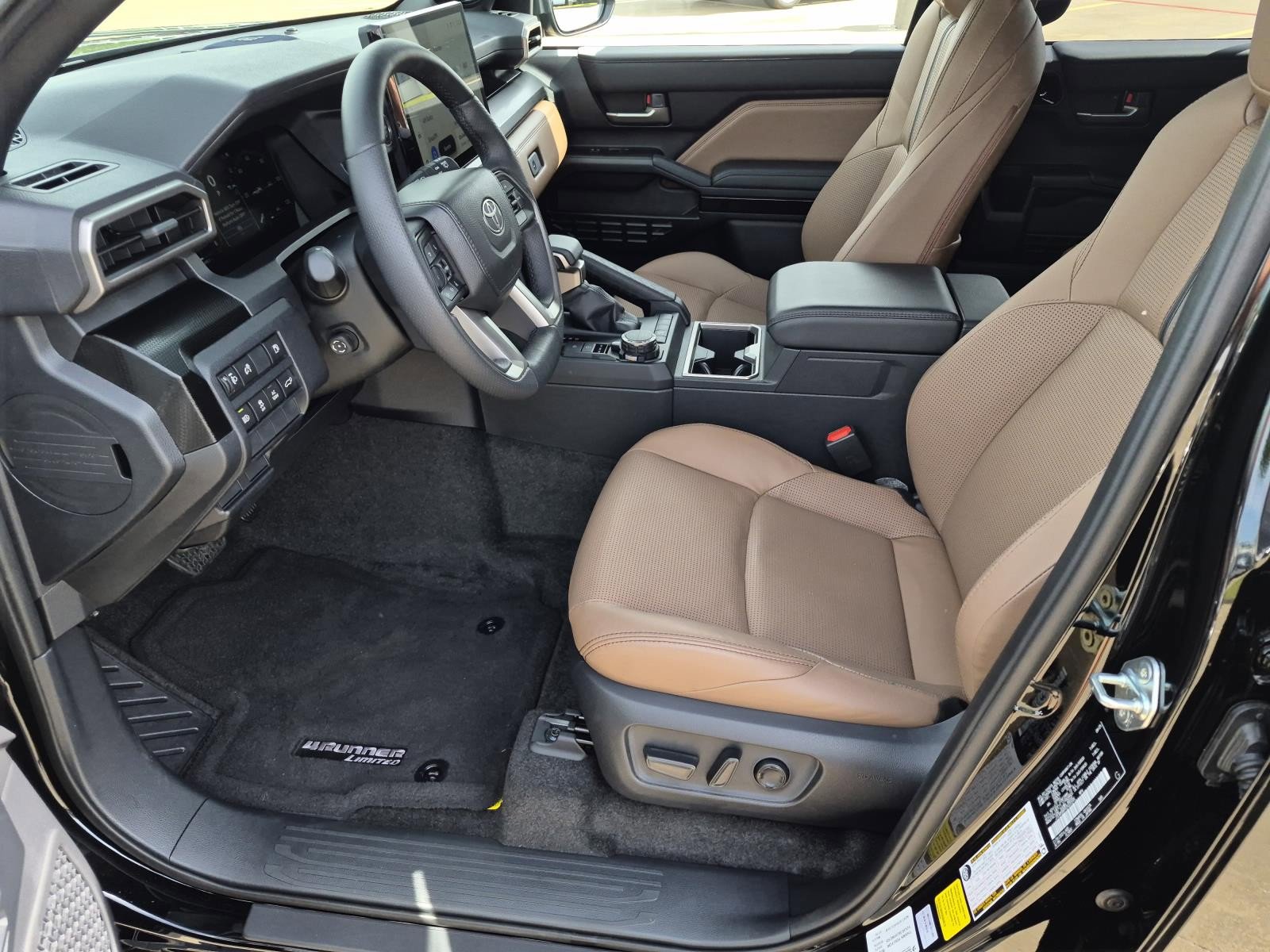 Used 2025 Toyota 4Runner Limited AWD/4WD image 11