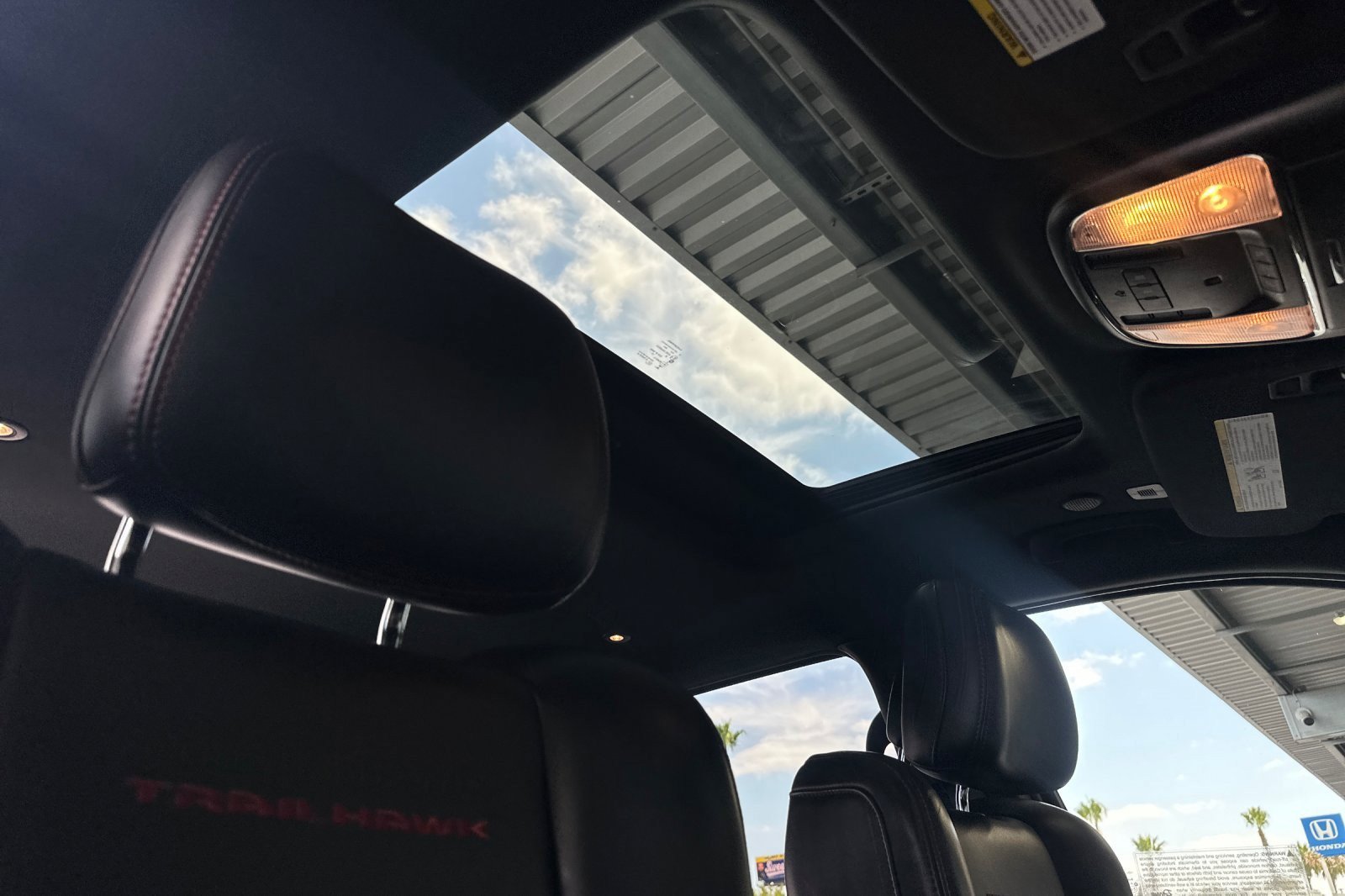 Used 2019 Jeep Grand Cherokee Trailhawk AWD/4WD image 16