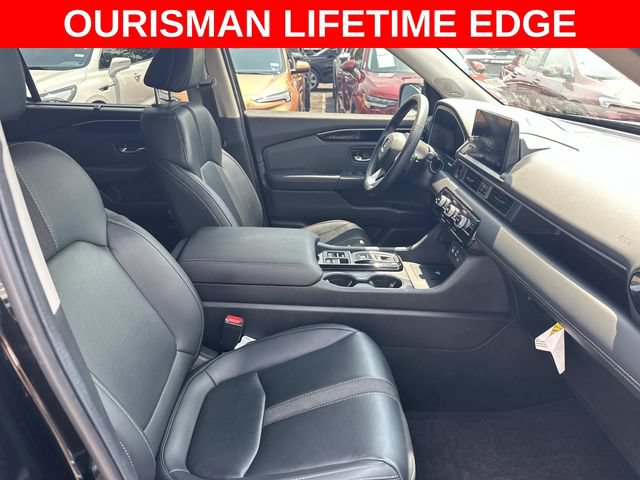Used 2025 Honda Pilot Touring image 8