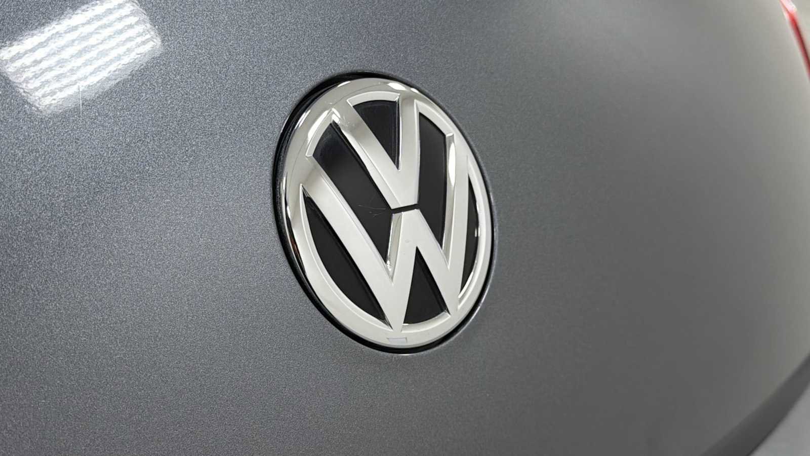 Used 2014 Volkswagen Beetle TDI image 30