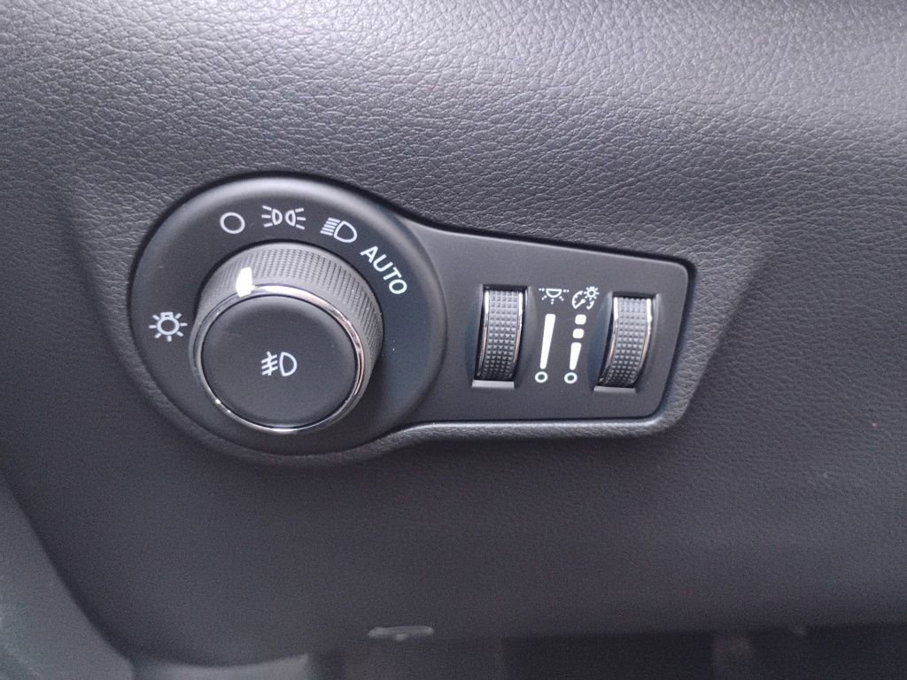 New 2026 Jeep Compass Latitude image 36