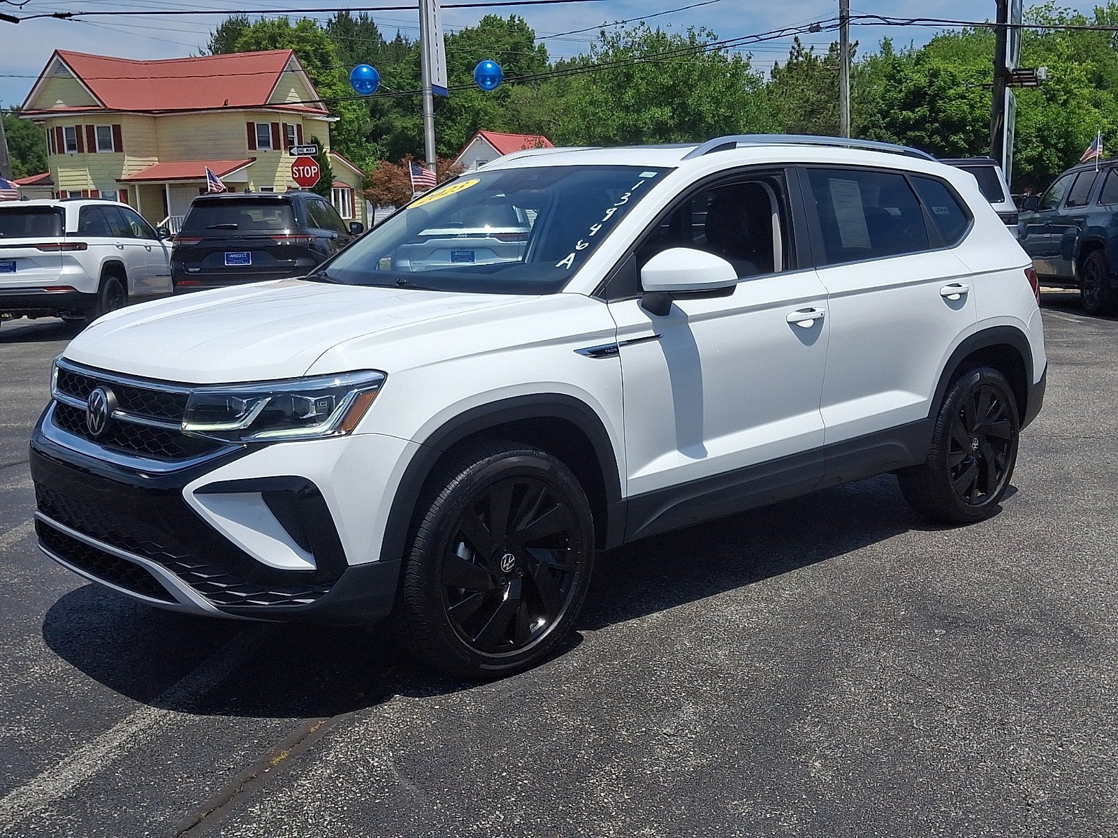 Used 2023 Volkswagen Taos SEL AWD/4WD image 3