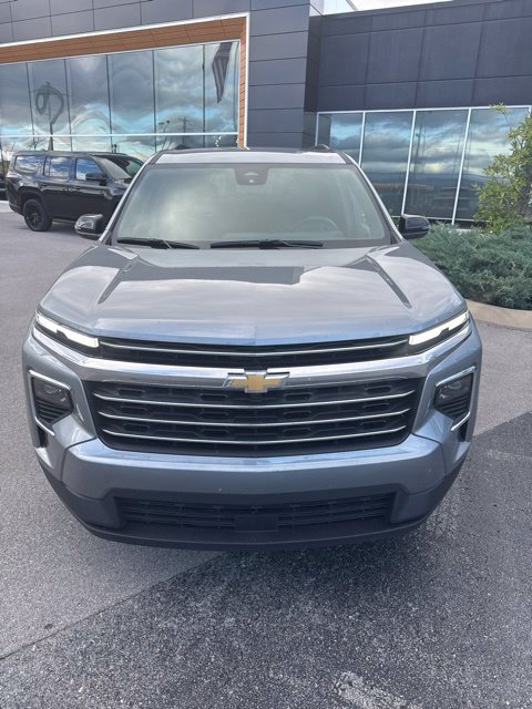 Used 2026 Chevrolet Traverse LT w/ LPO, Floor Liner Package FWD image 2