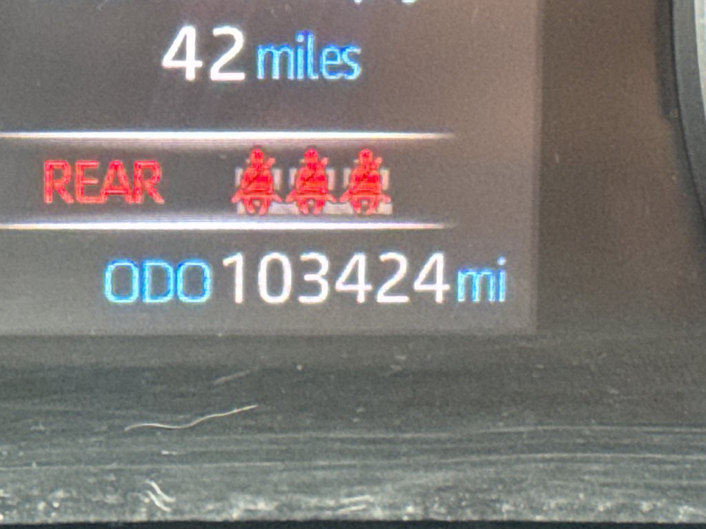 Used 2021 Toyota RAV4 LE AWD/4WD image 18