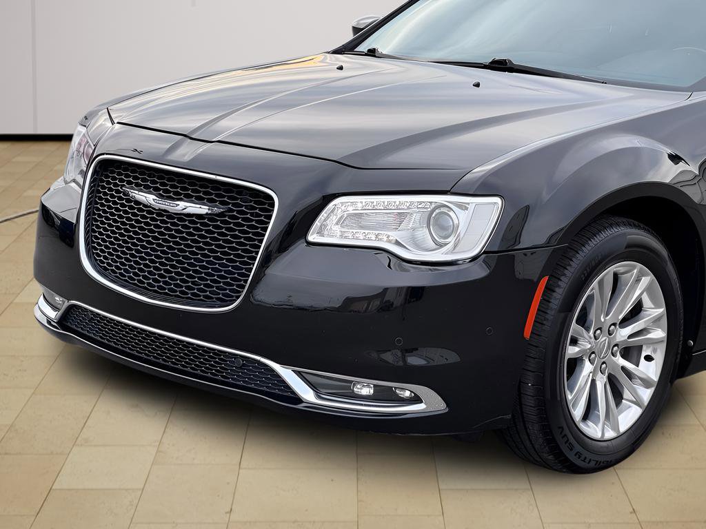 Used 2021 Chrysler 300 Touring L image 32