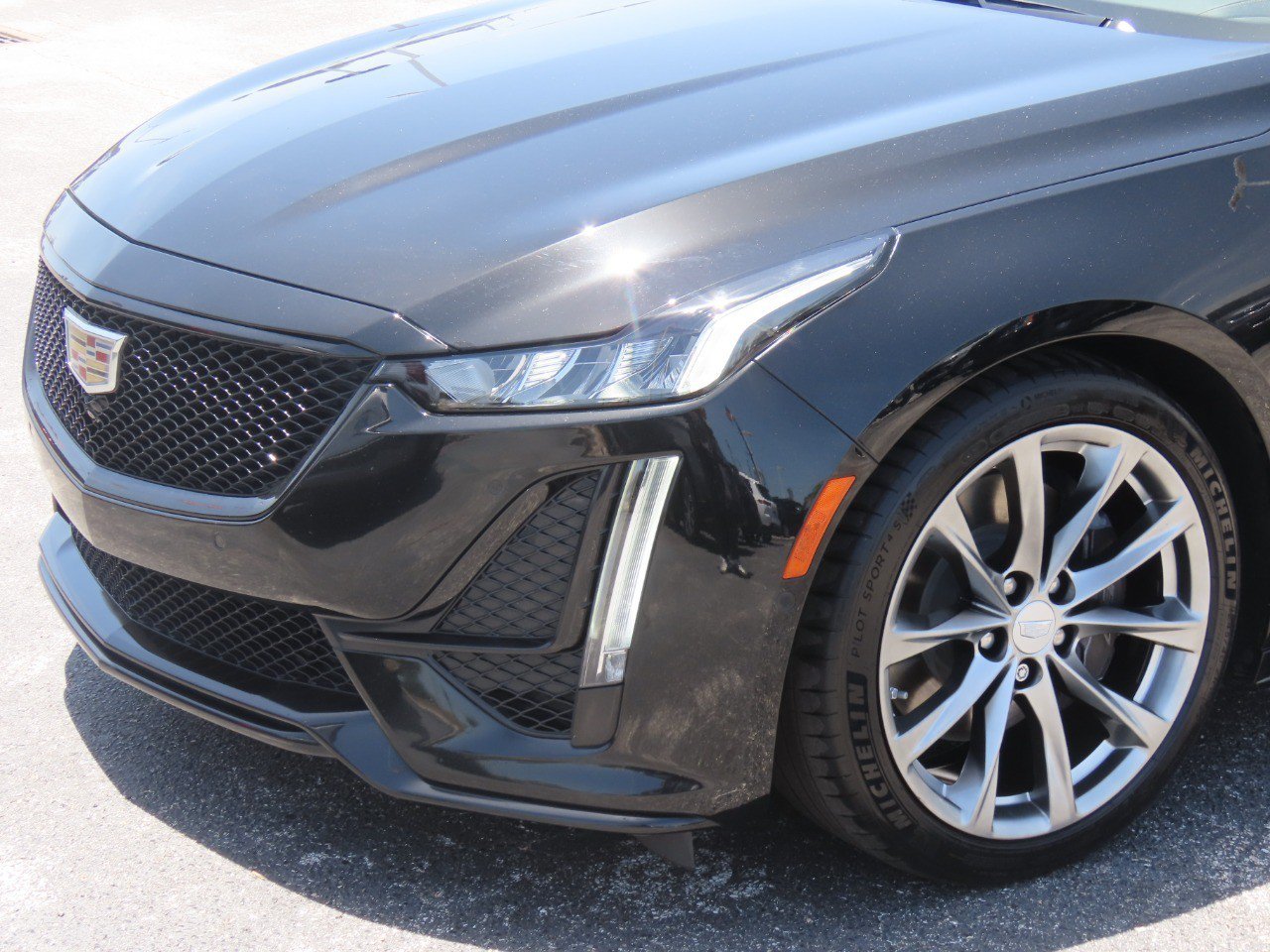 Used 2023 Cadillac CT5 V w/ Premium Package RWD image 3