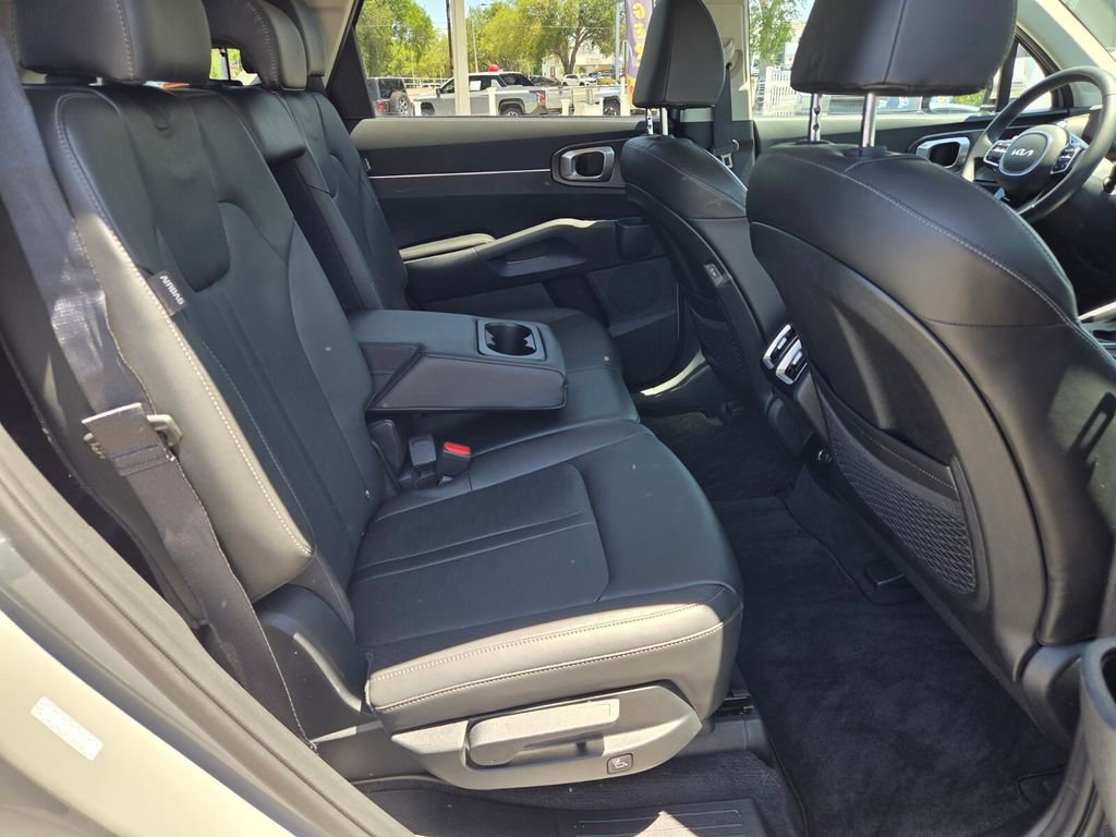 Used 2024 Kia Sorento S FWD image 15