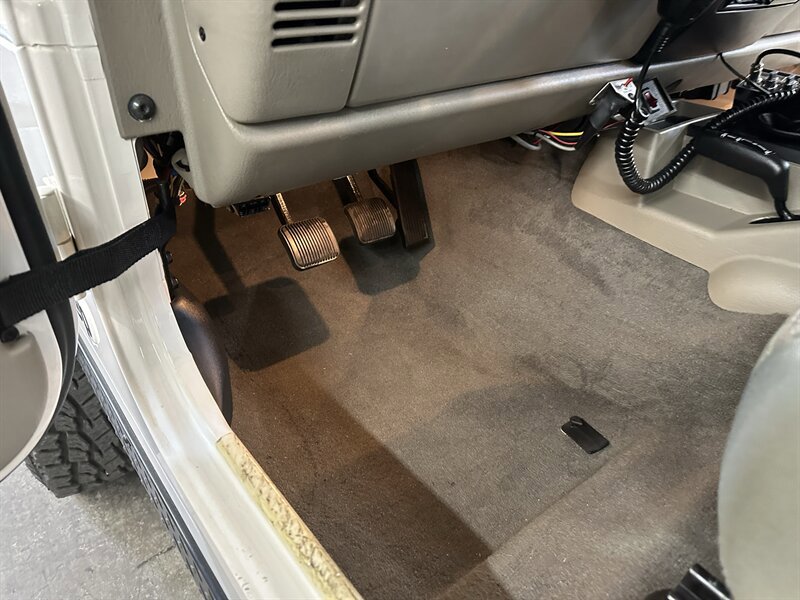 Used 2005 Jeep Wrangler Rubicon image 29