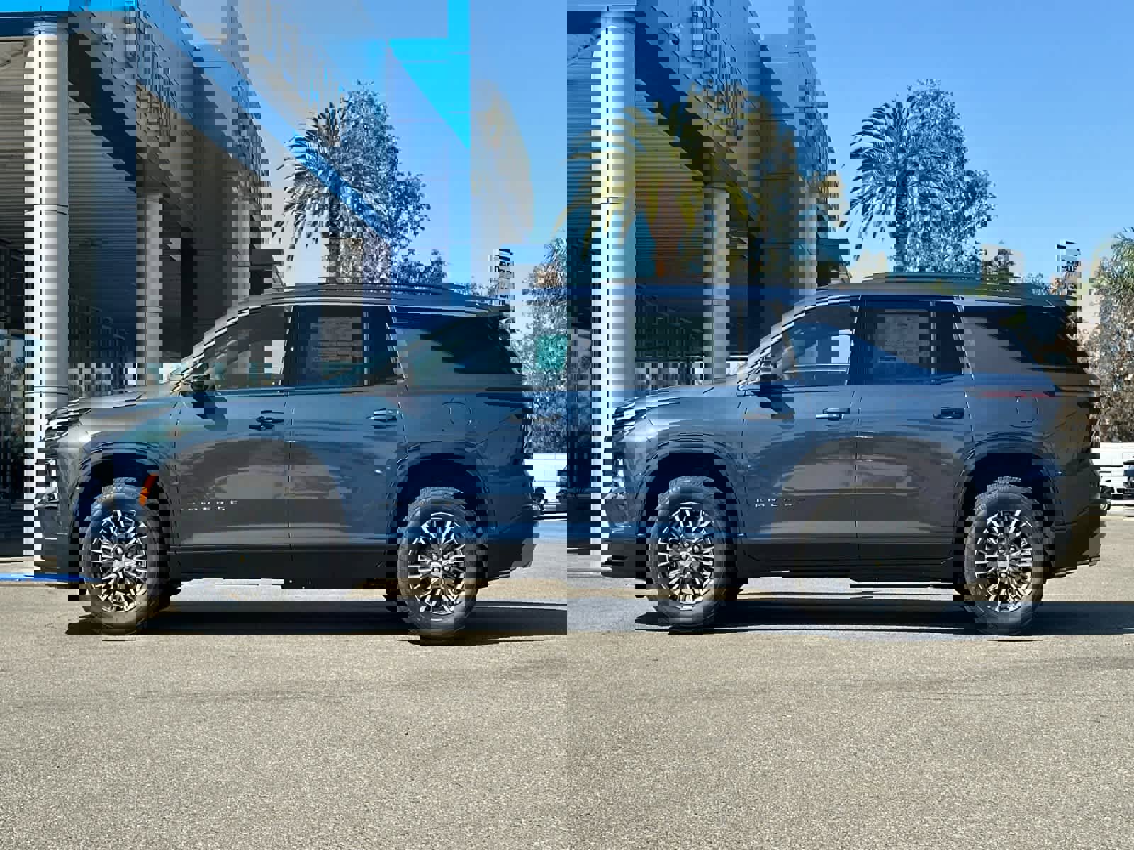 New 2026 Chevrolet Traverse LT w/ Enhanced Driving Package image 2