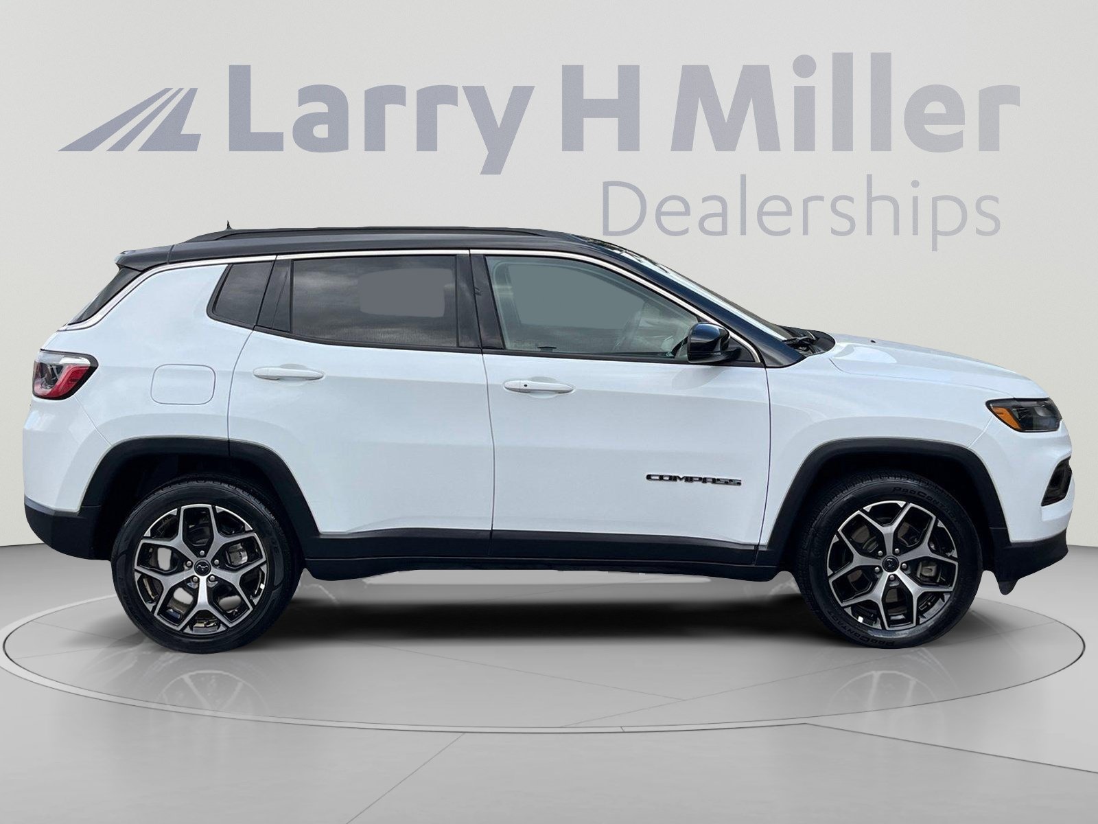 Used 2025 Jeep Compass Limited AWD/4WD image 6