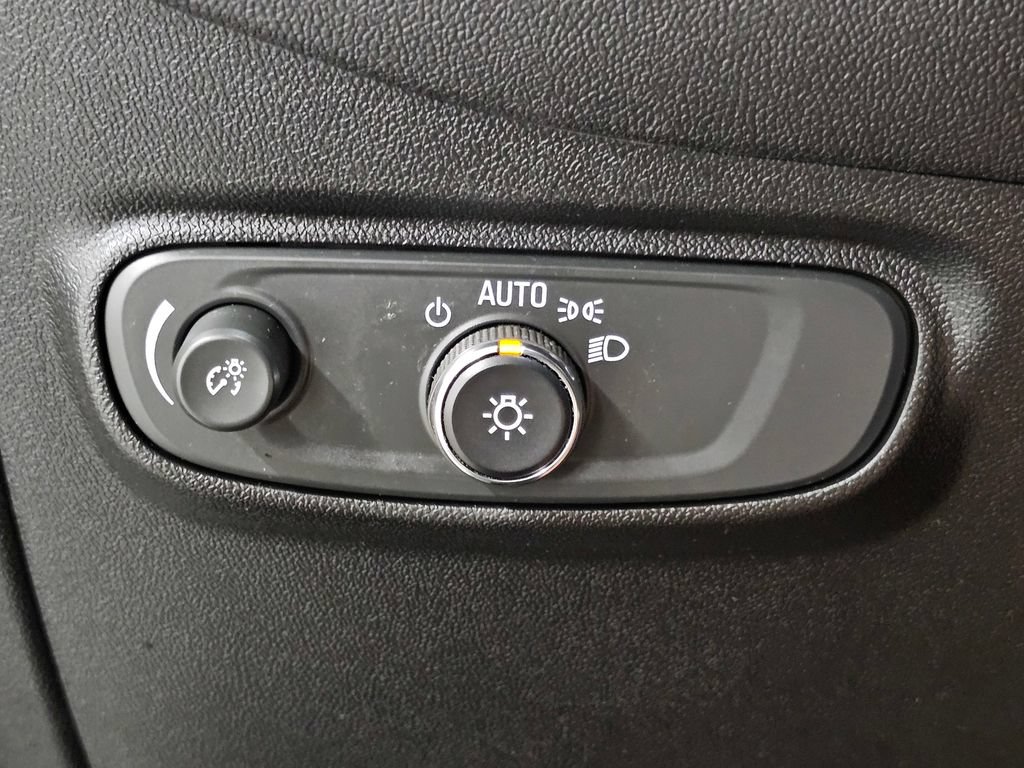 Used 2020 Chevrolet Equinox LT FWD image 30