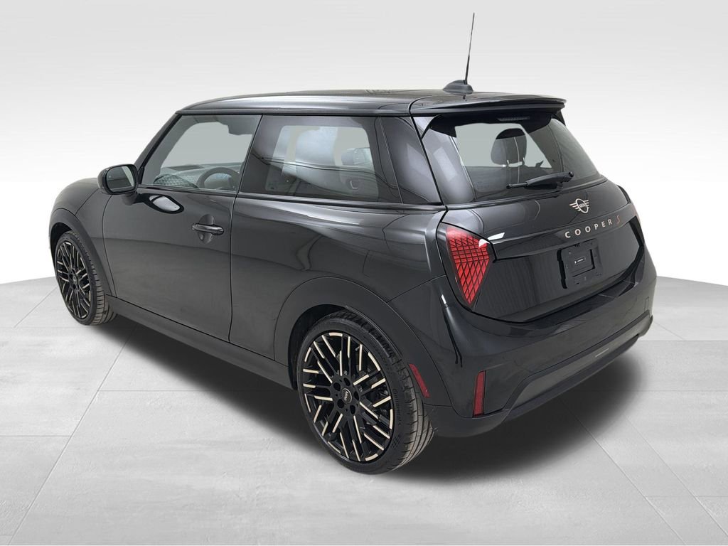 Certified 2025 MINI Cooper S image 7