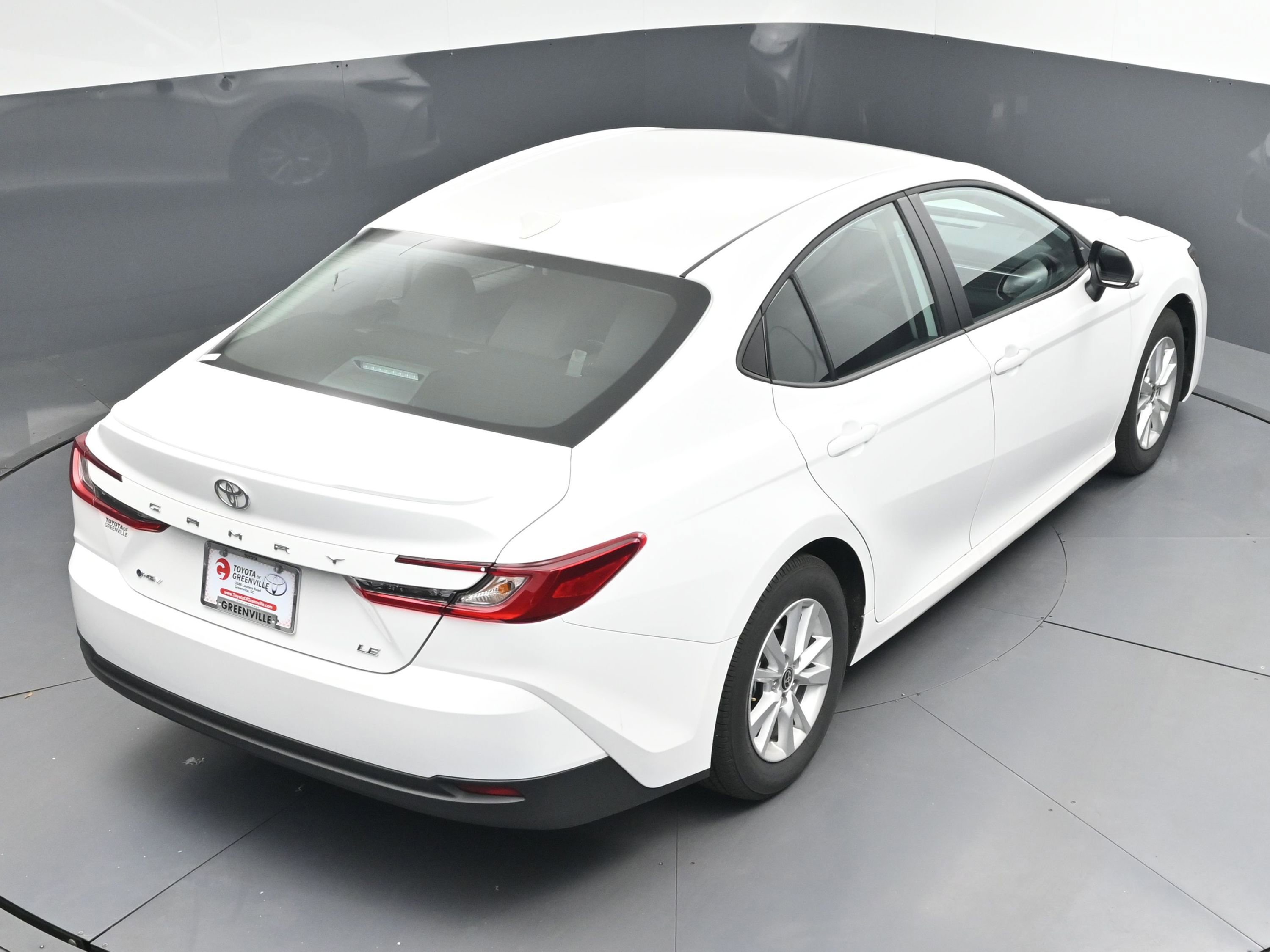 Used 2025 Toyota Camry LE w/ Convenience Package image 37