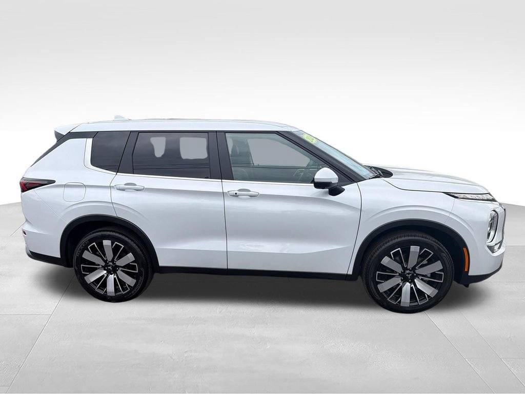 New 2026 Mitsubishi Outlander SE FWD image 6
