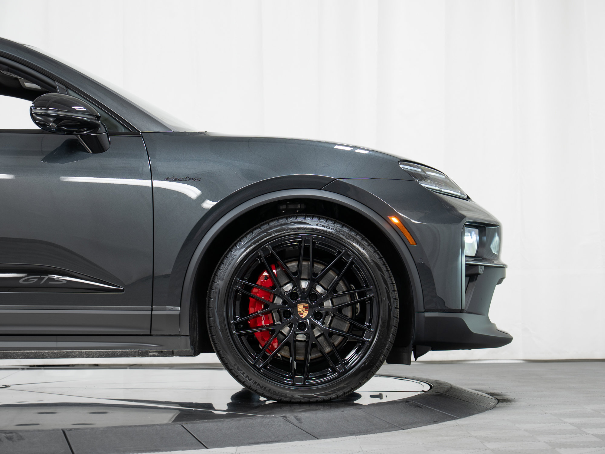 New 2026 Porsche Macan GTS Electric image 11