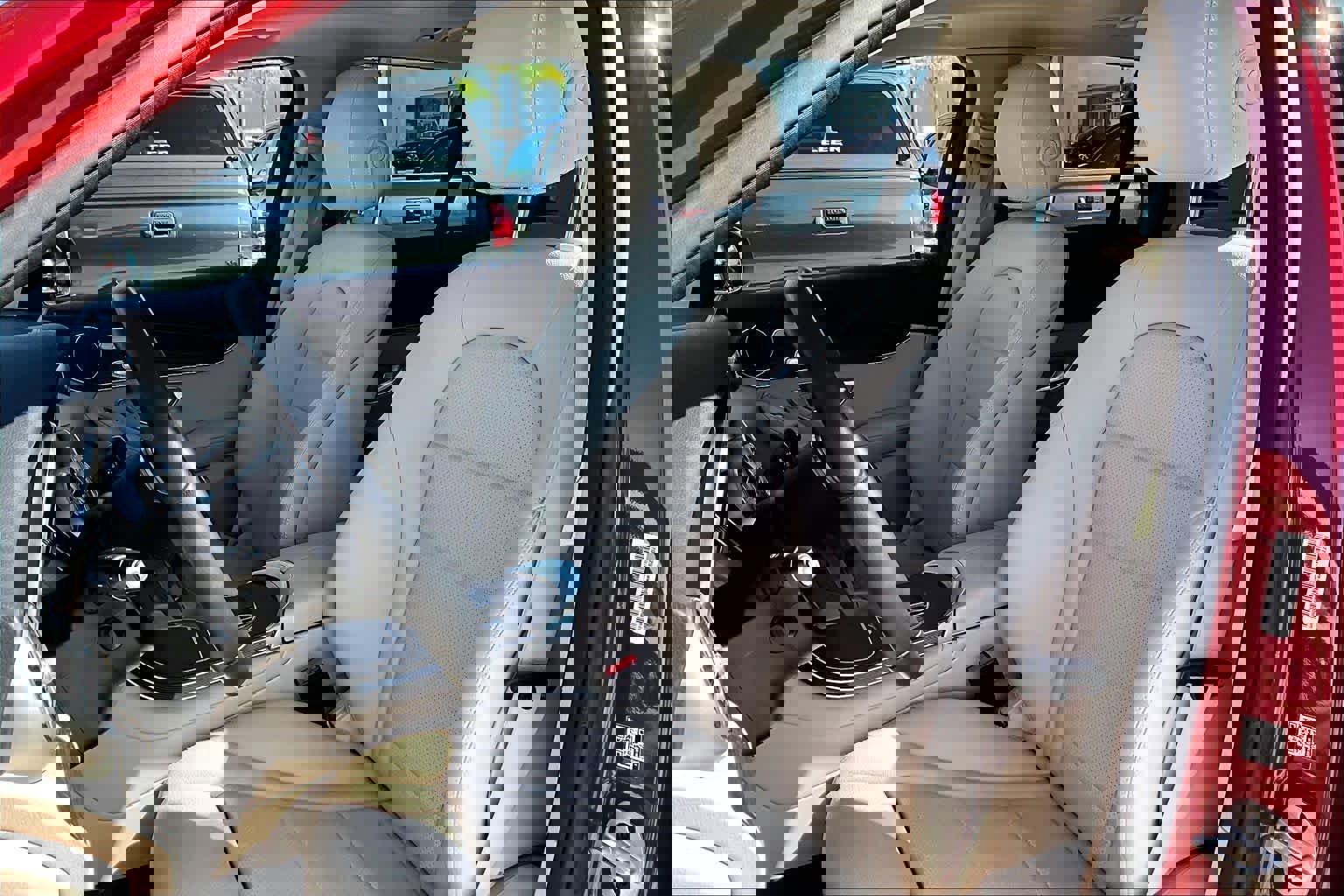 Used 2022 Mercedes-Benz GLC 300 image 7