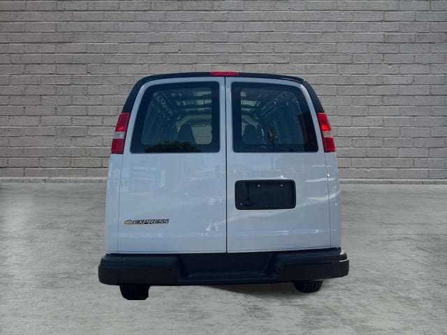 New 2026 Chevrolet Express 3500 w/ Driver Convenience Package RWD image 6