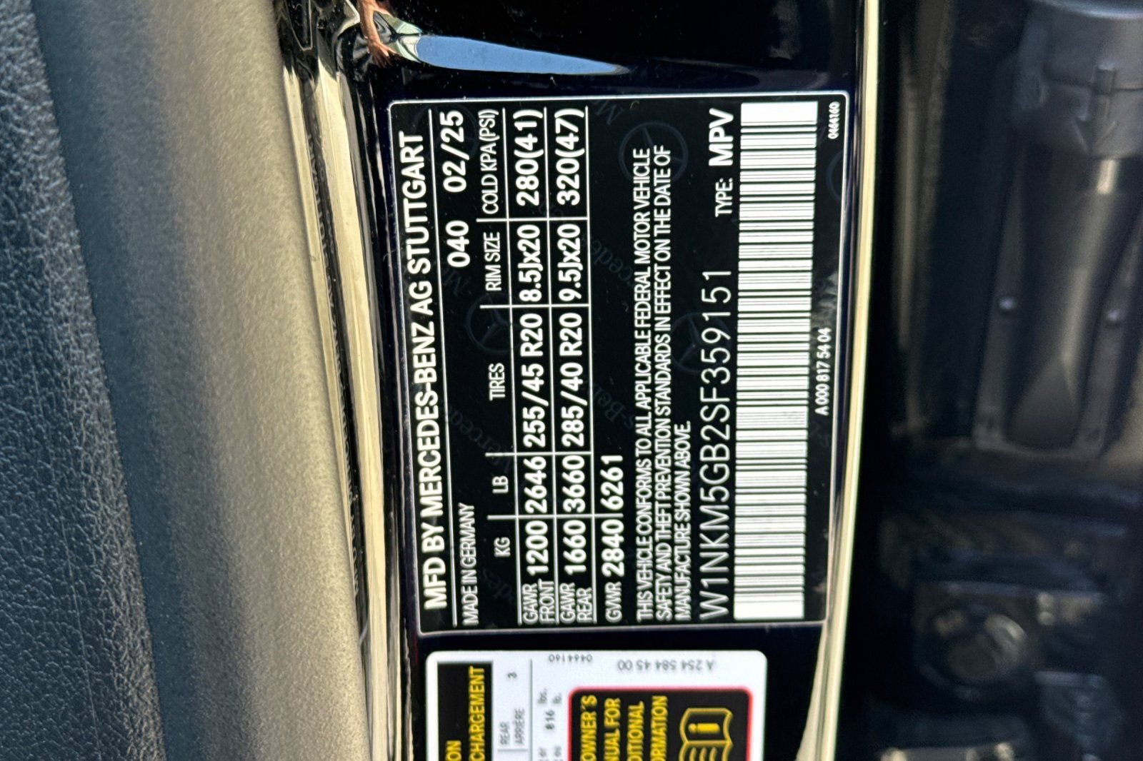 Used 2025 Mercedes-Benz GLC 350e 4MATIC image 29