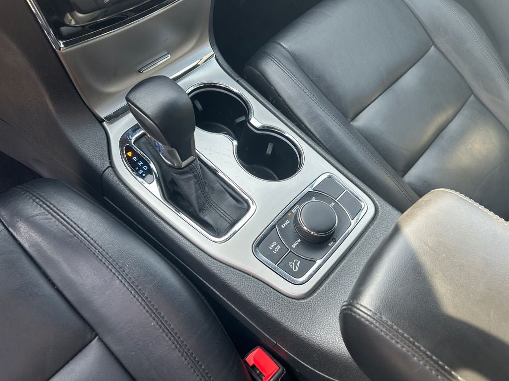 Used 2019 Jeep Grand Cherokee Limited AWD/4WD image 18