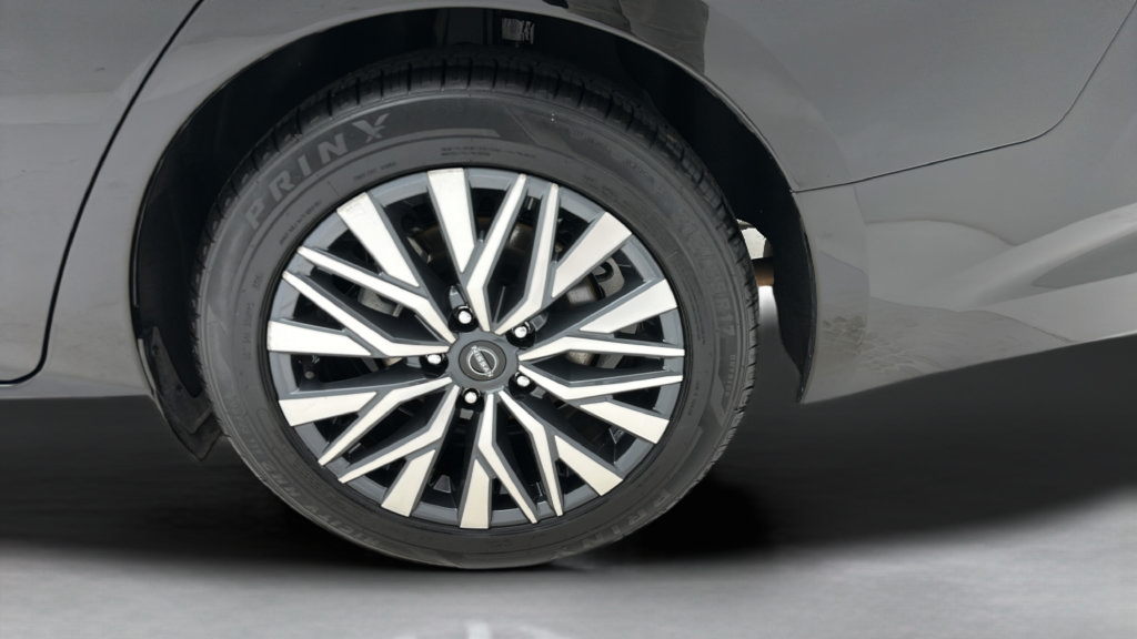 Used 2025 Nissan Altima 2.5 SV FWD image 8