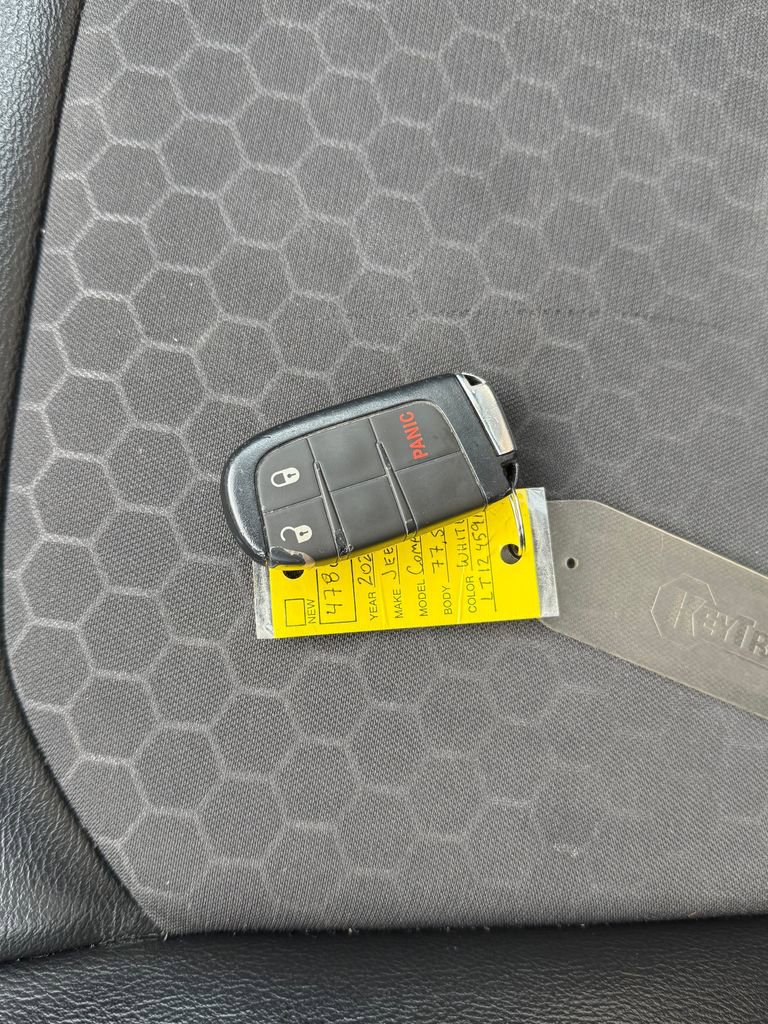 Used 2020 Jeep Compass Latitude image 30