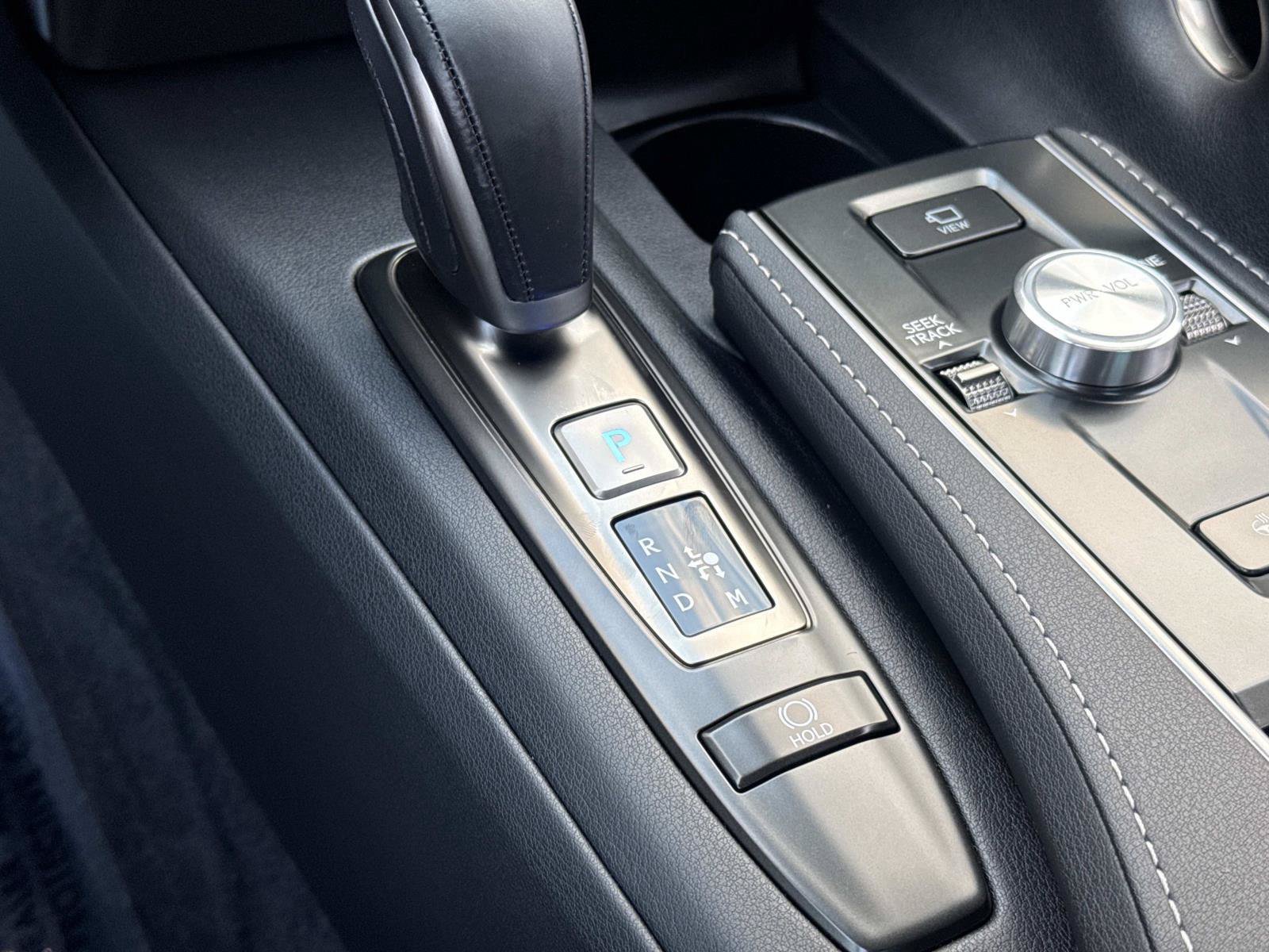 Used 2024 Lexus LC 500 Convertible w/ Touring Package RWD image 15