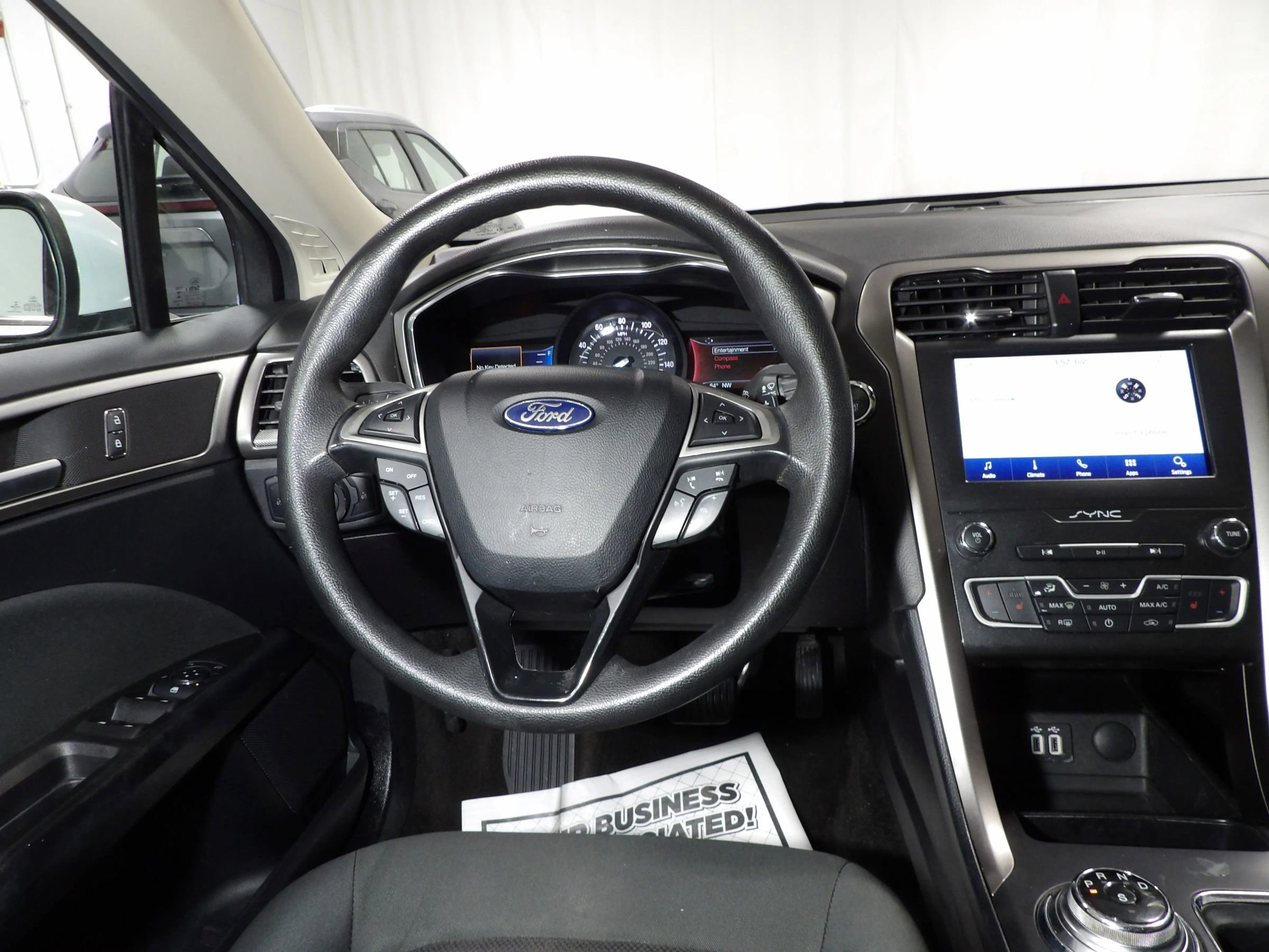 Used 2020 Ford Fusion SE image 11