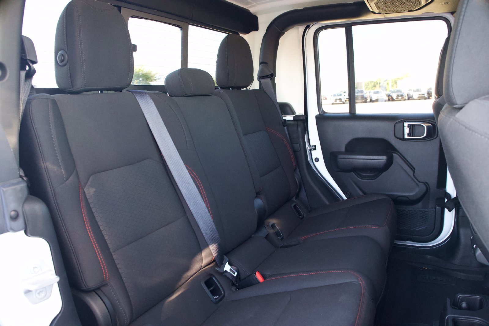 Used 2023 Jeep Gladiator Rubicon w/ Cold Weather Group AWD/4WD image 32