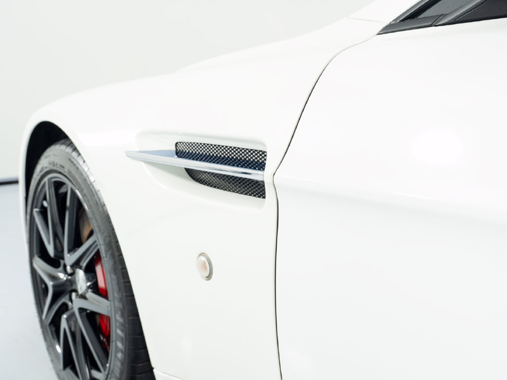 Used 2015 Aston Martin V8 Vantage GT RWD image 53
