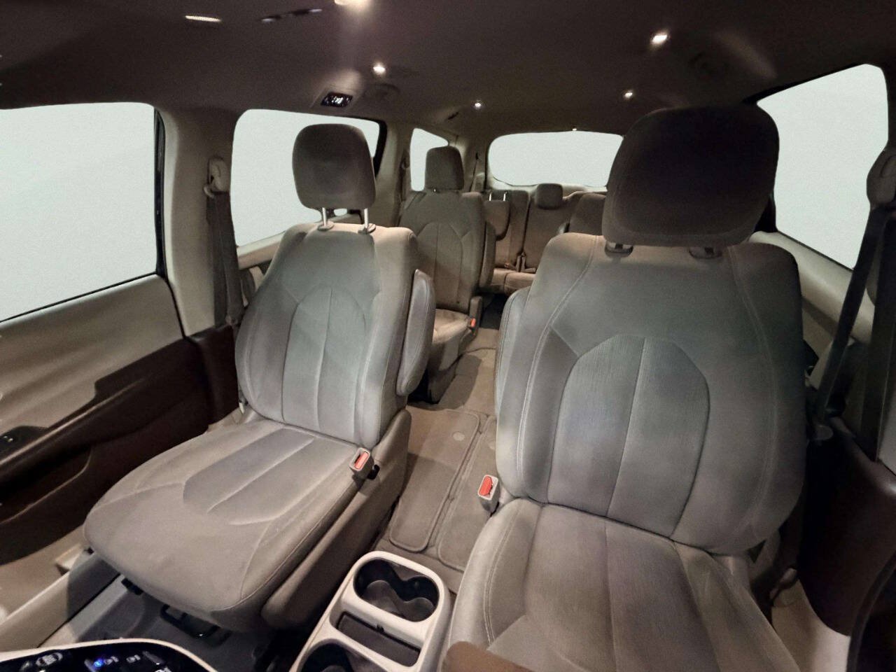 Used 2017 Chrysler Pacifica Touring FWD image 14
