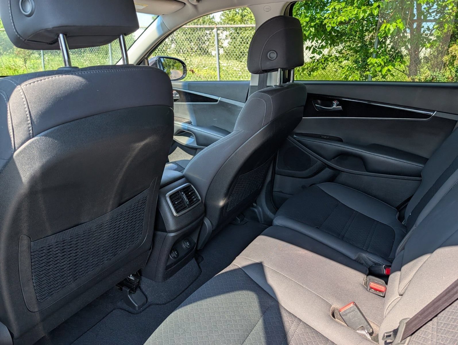 Used 2017 Kia Sorento FWD image 18