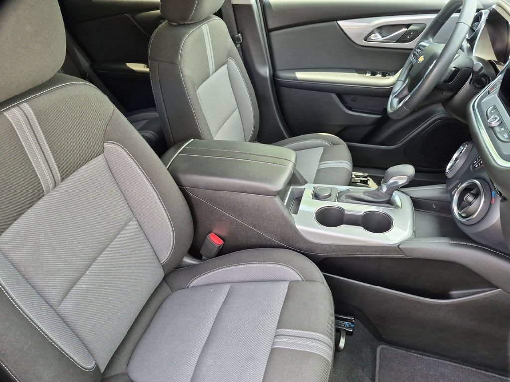 Used 2025 Chevrolet Blazer LT AWD/4WD image 30