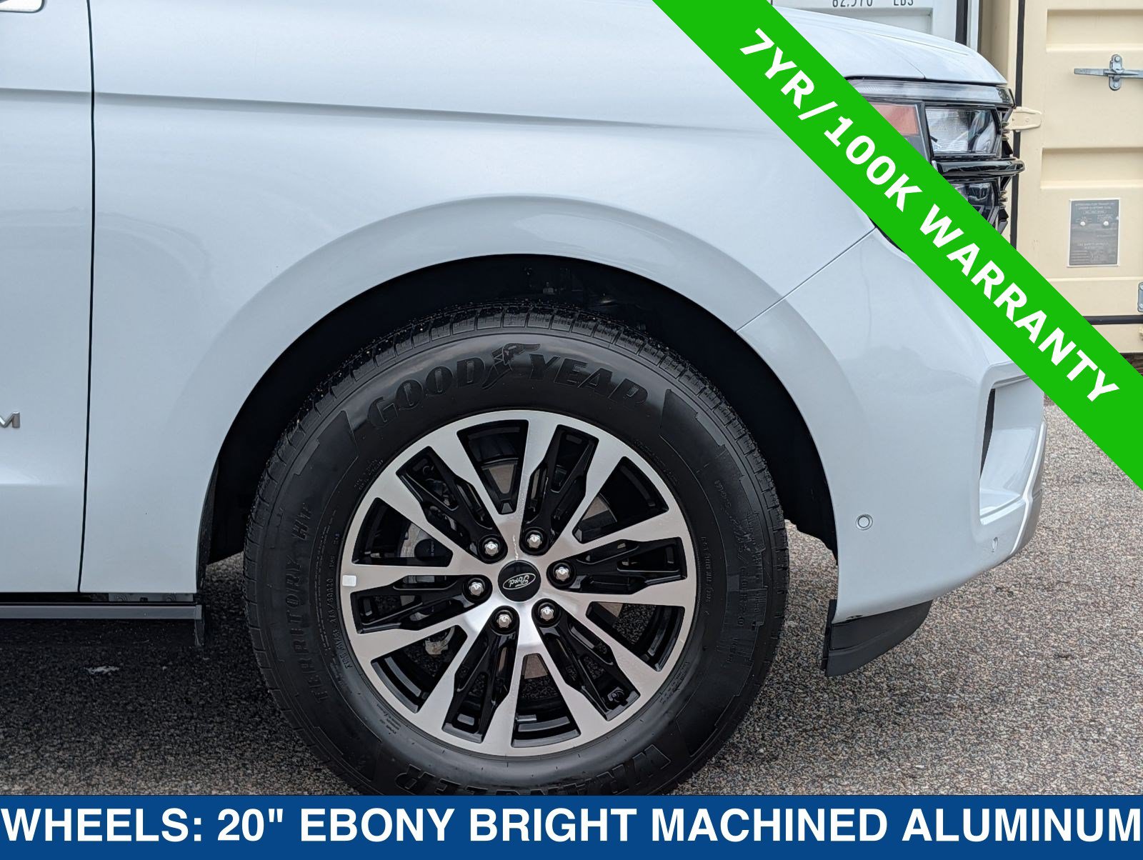 Certified 2025 Ford Expedition Platinum AWD/4WD image 12