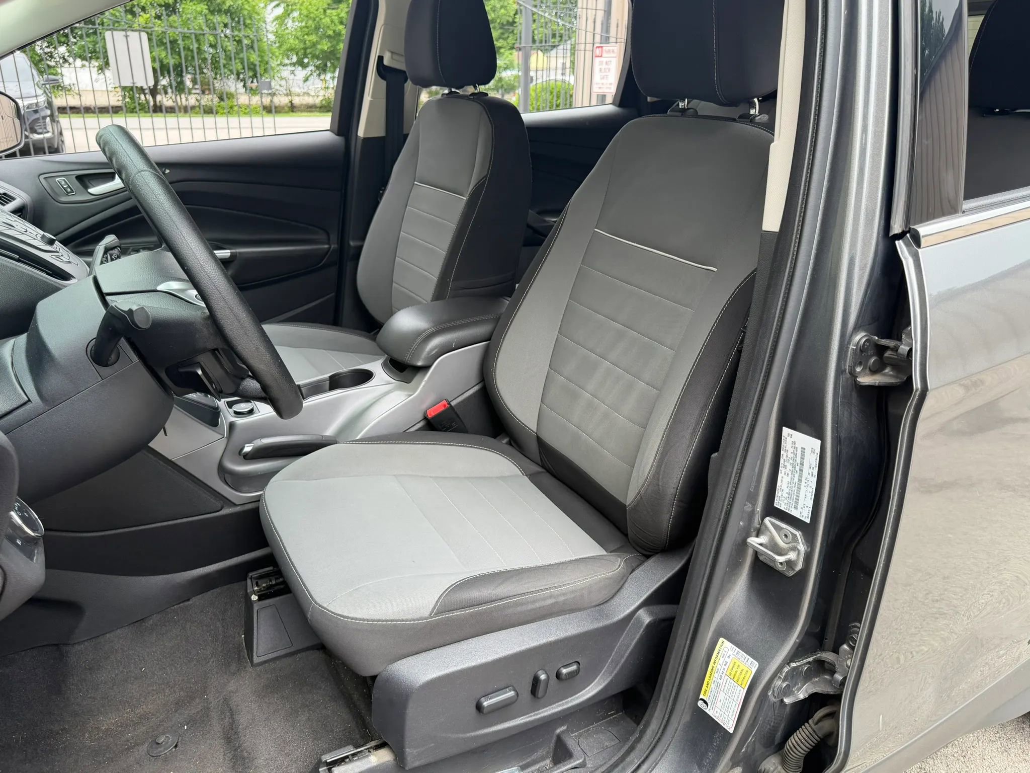 Used 2014 Ford Escape SE FWD image 9