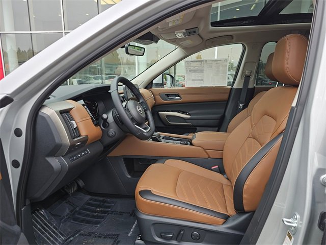 New 2025 Nissan Pathfinder Platinum w/ Cargo Package image 19