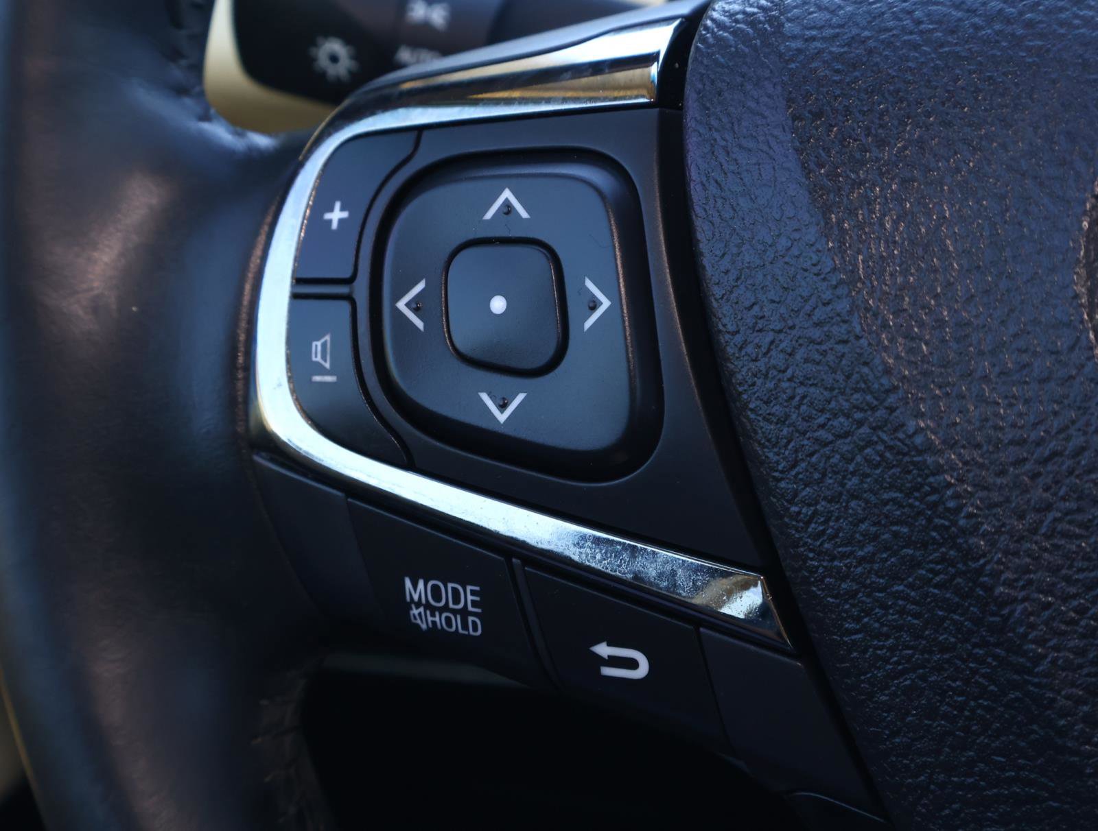 Used 2016 Toyota Avalon Limited w/ Toyota Safety Sense Package image 24