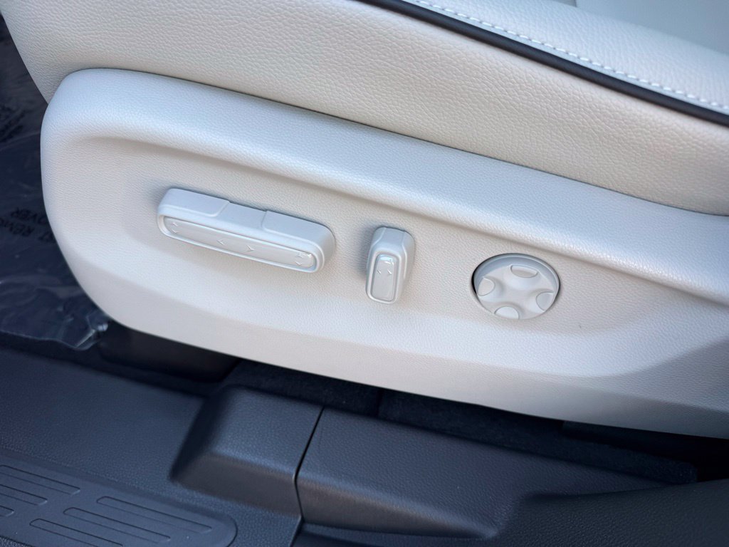 Used 2026 Honda Odyssey Touring image 17