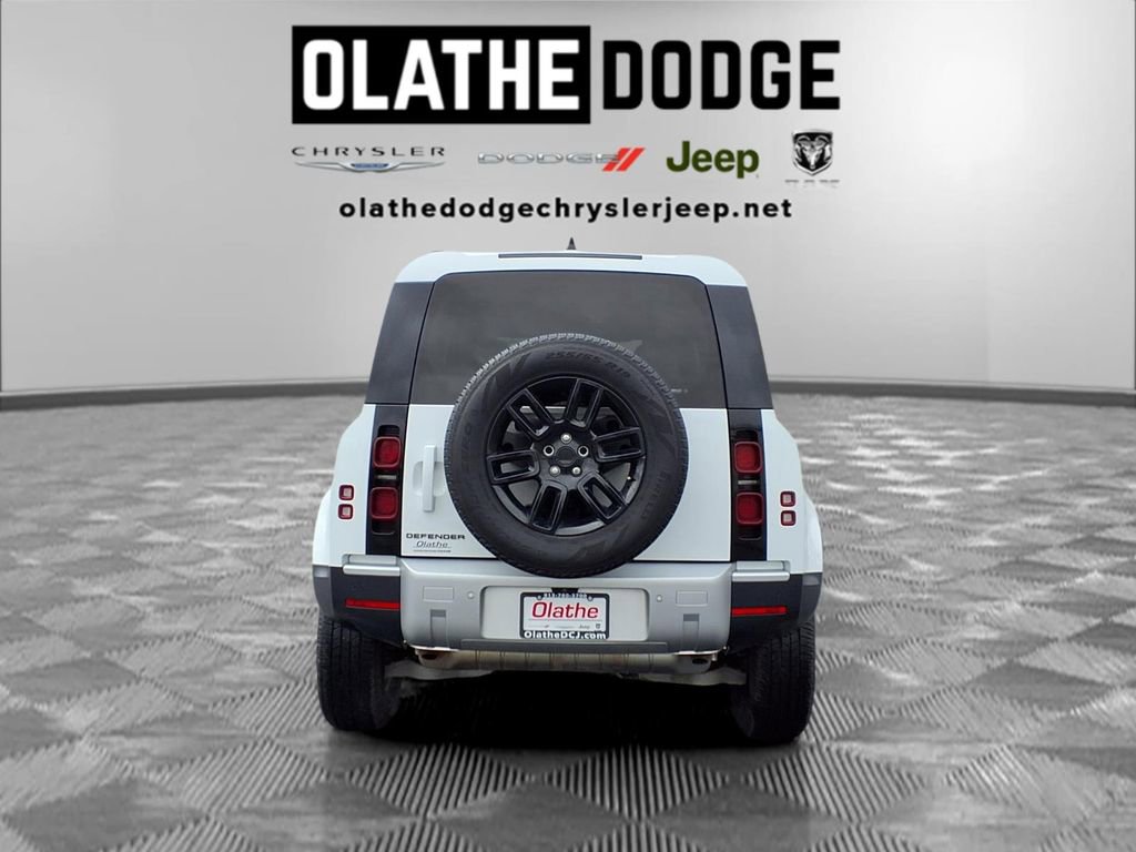 Used 2025 Land Rover Defender 110 S image 30