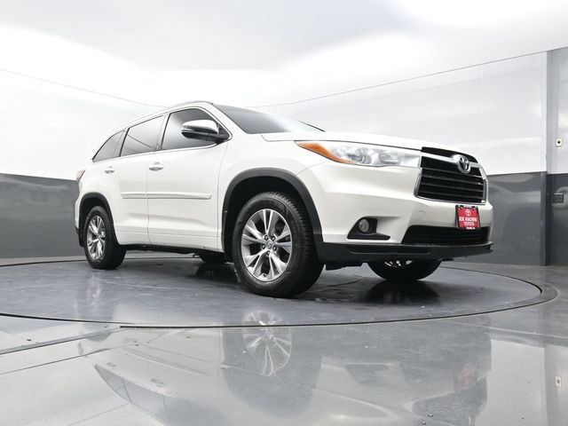 Used 2015 Toyota Highlander XLE AWD/4WD image 32