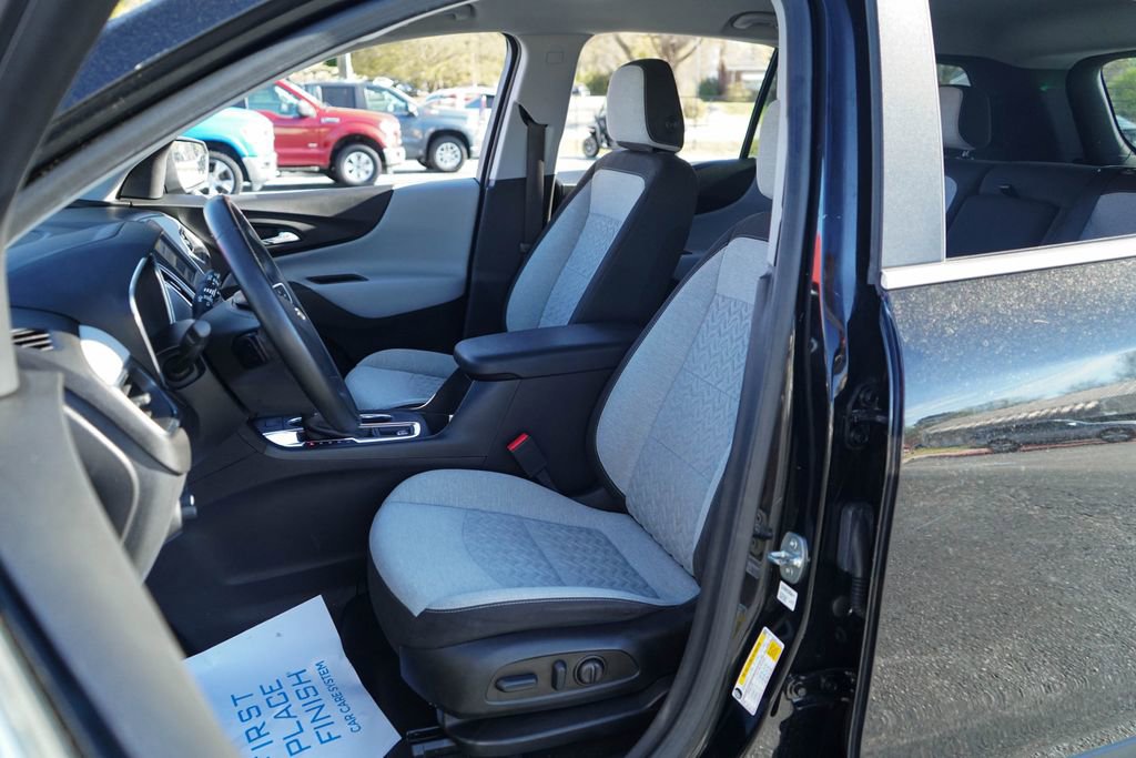 Used 2023 Chevrolet Equinox LT w/ Driver Convenience Package image 7