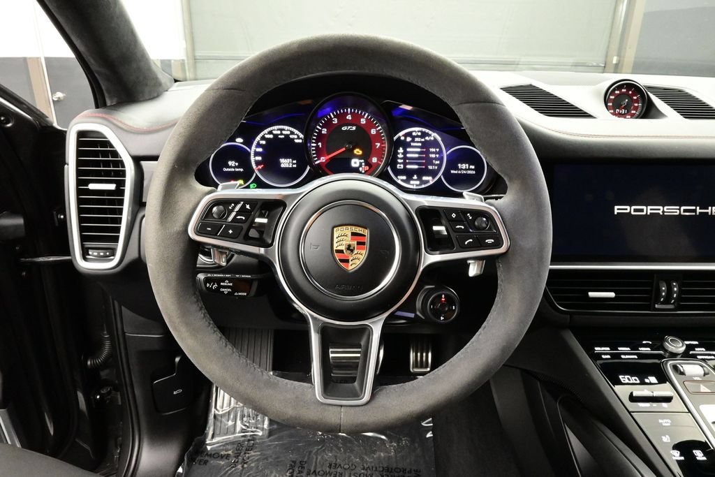 Certified 2023 Porsche Cayenne GTS AWD/4WD image 8