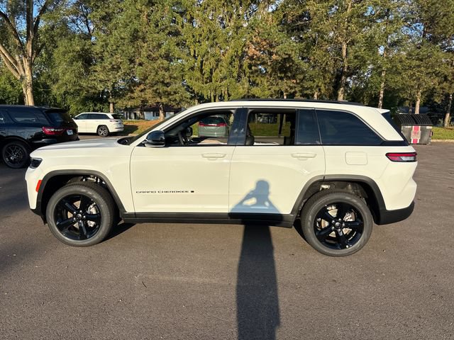 New 2027 Jeep Grand Cherokee Limited AWD/4WD image 3