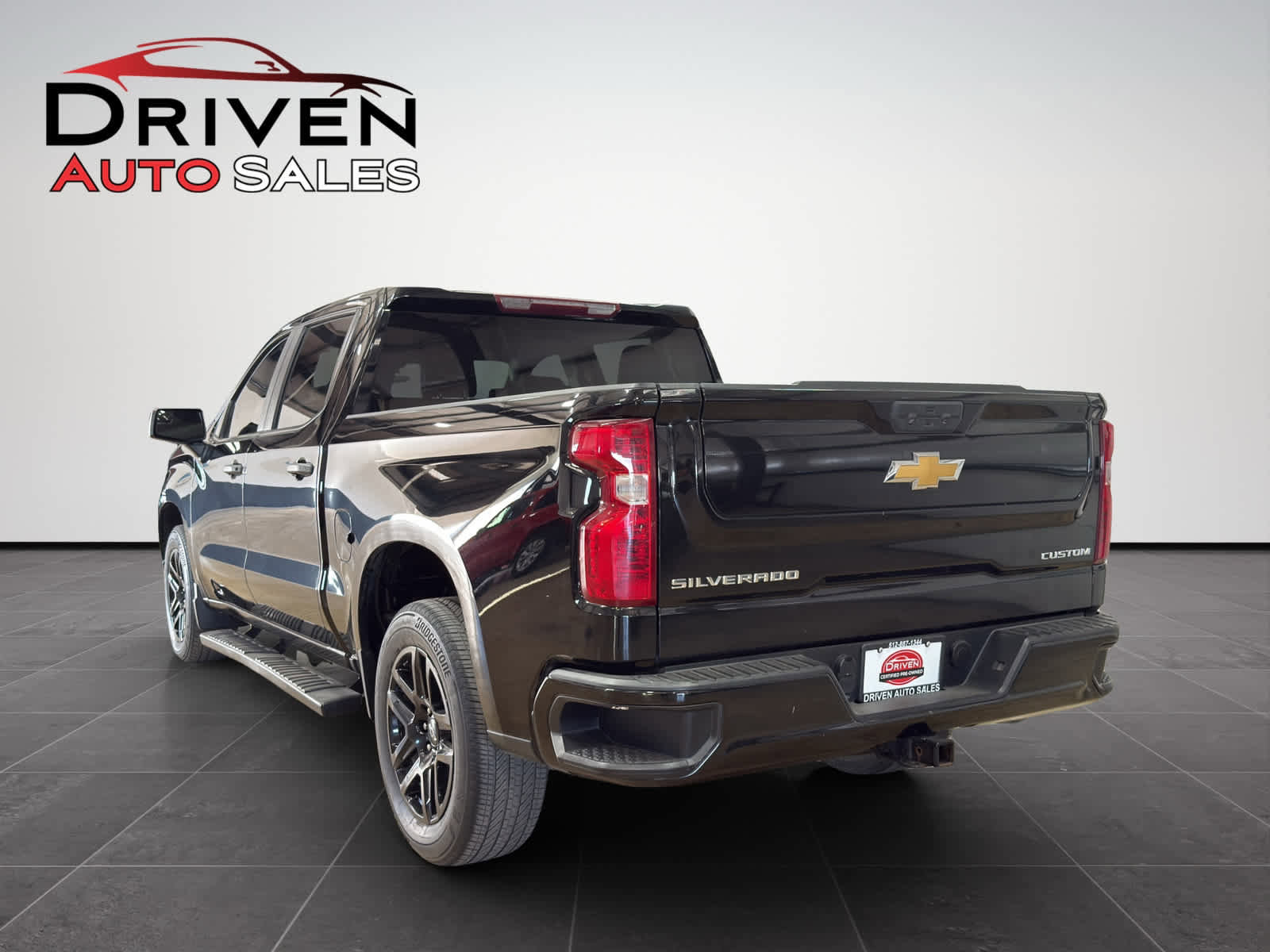 Used 2022 Chevrolet Silverado 1500 Custom image 4