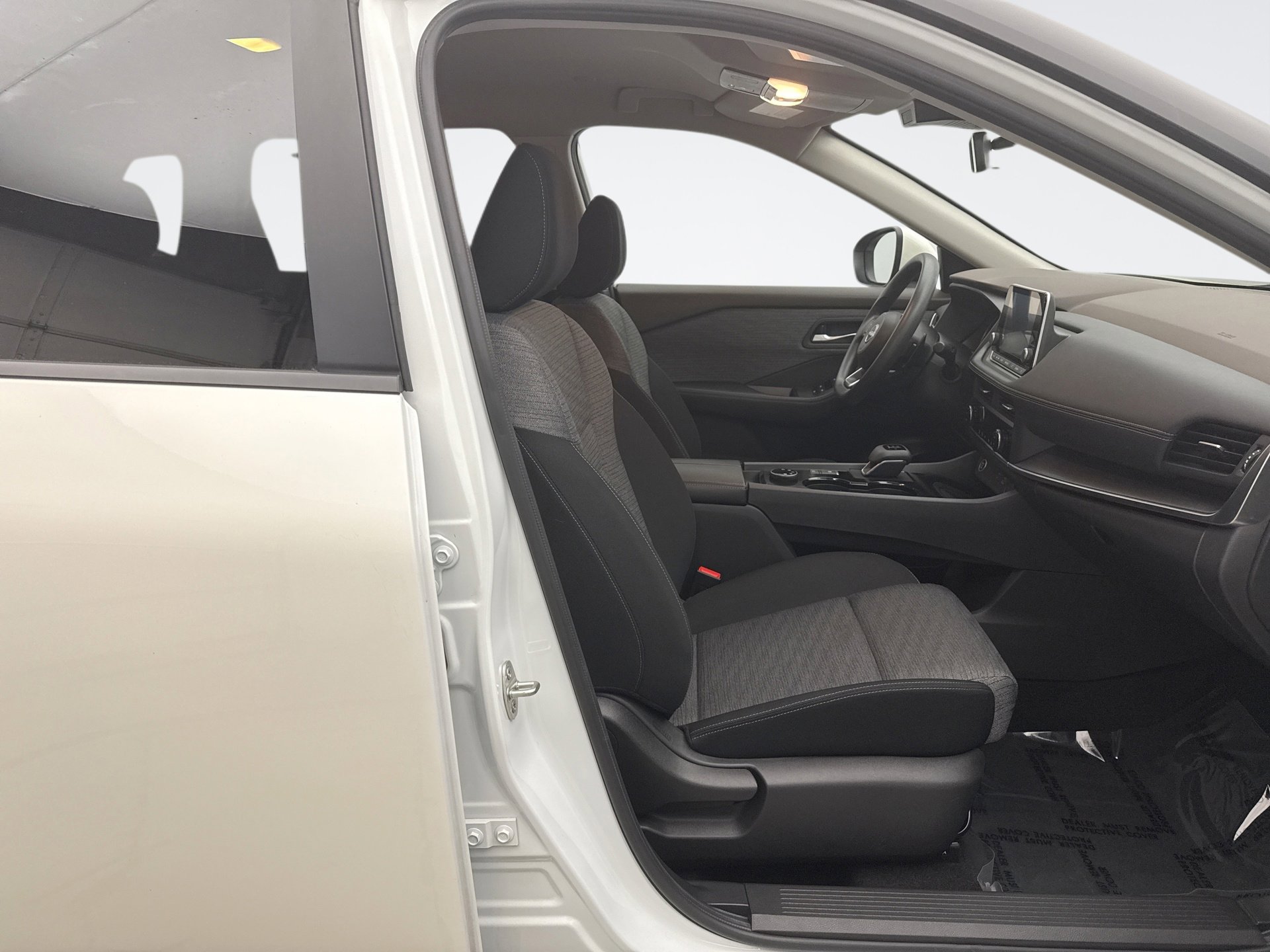 Used 2023 Nissan Rogue SV image 16