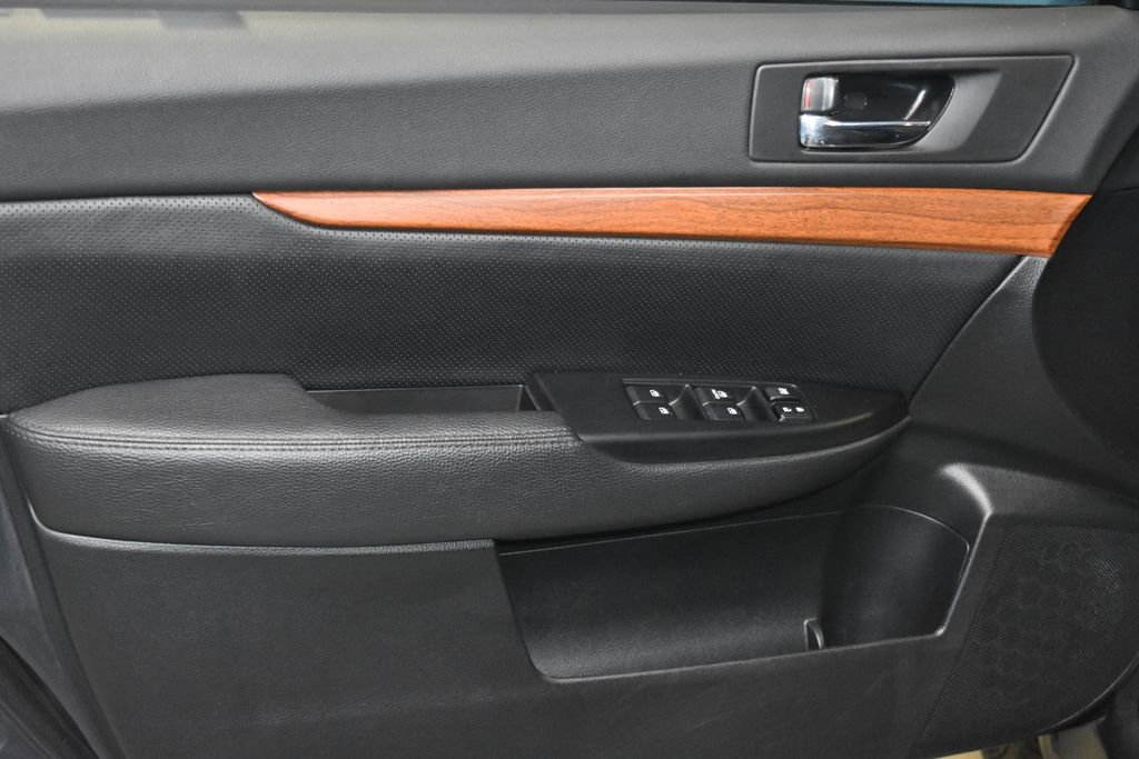 Used 2014 Subaru Outback 2.5i Limited w/ Moonroof Package image 4