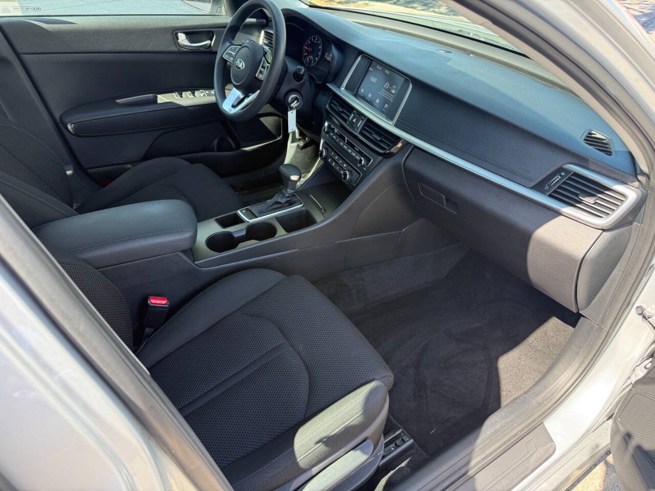 Used 2020 Kia Optima LX FWD image 25