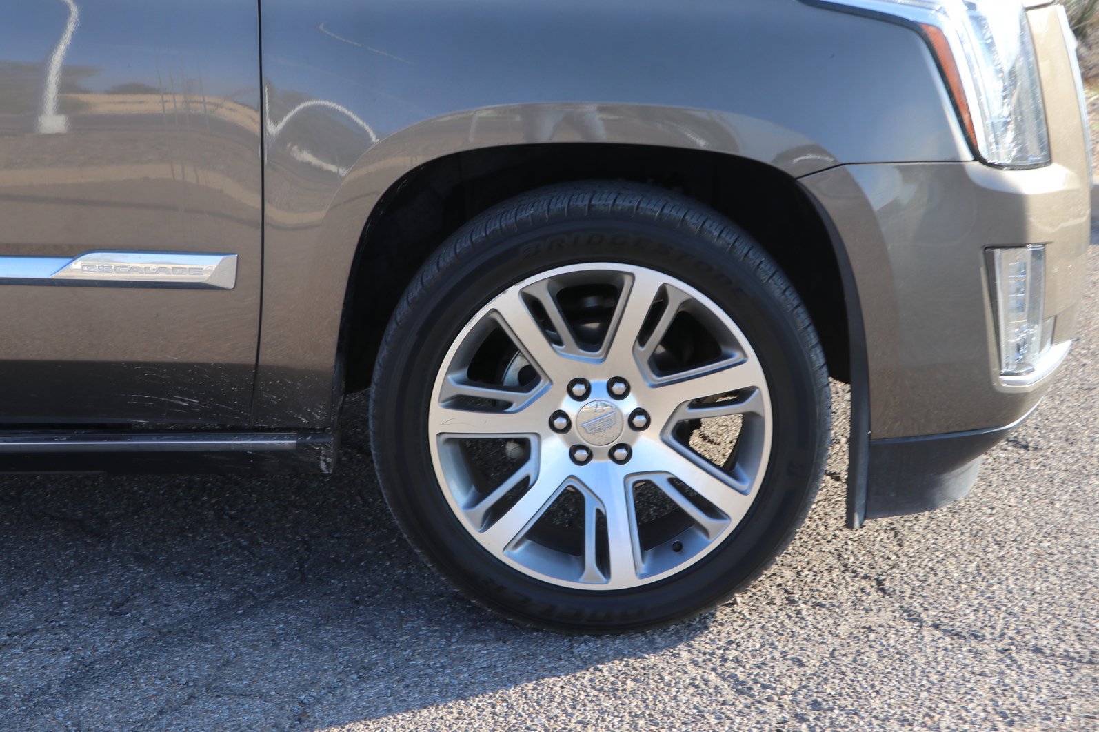 Used 2015 Cadillac Escalade Premium AWD/4WD image 9